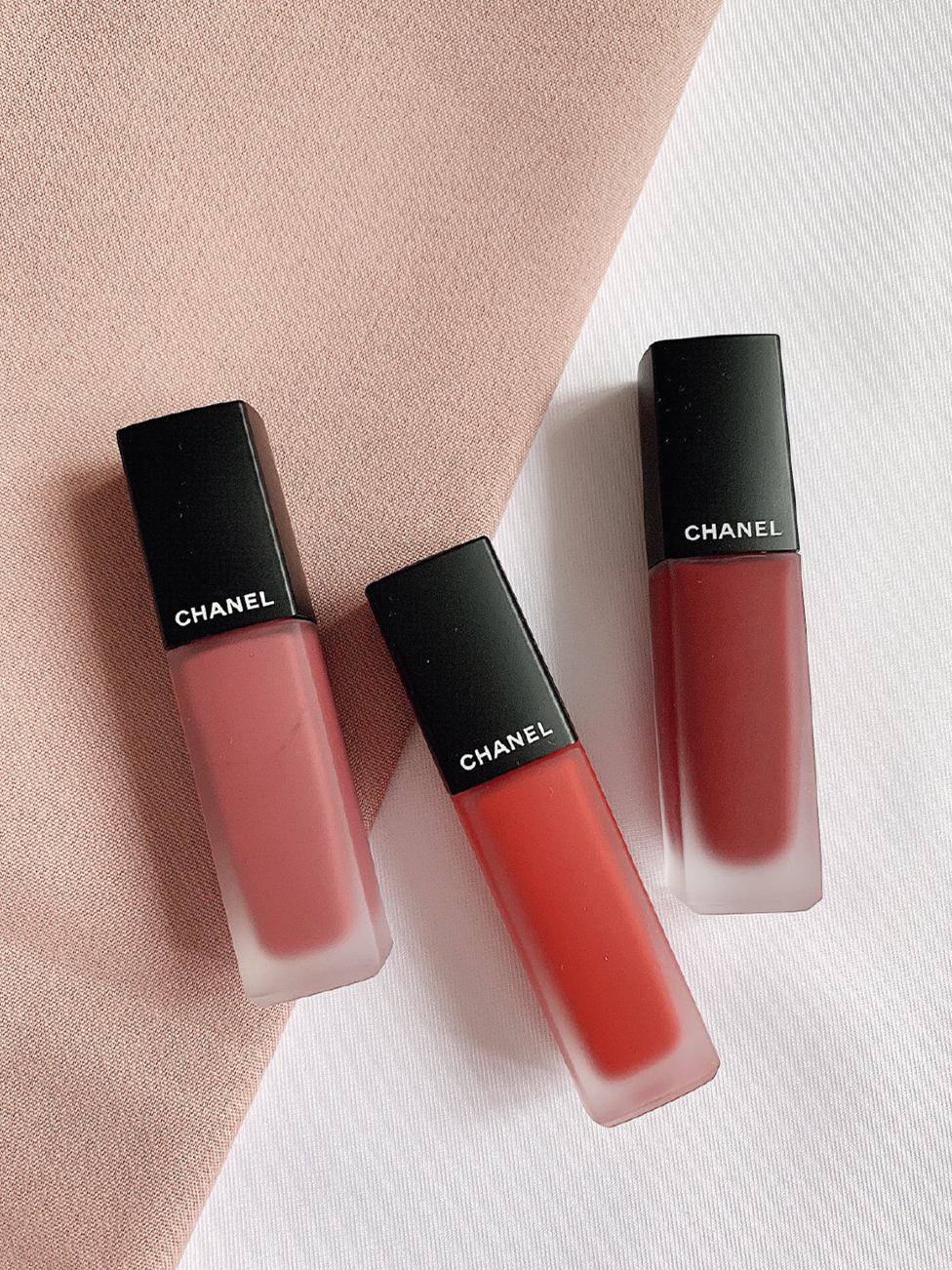 试色分享!明星同款香奈儿印记唇釉,不干不沾杯还显白
