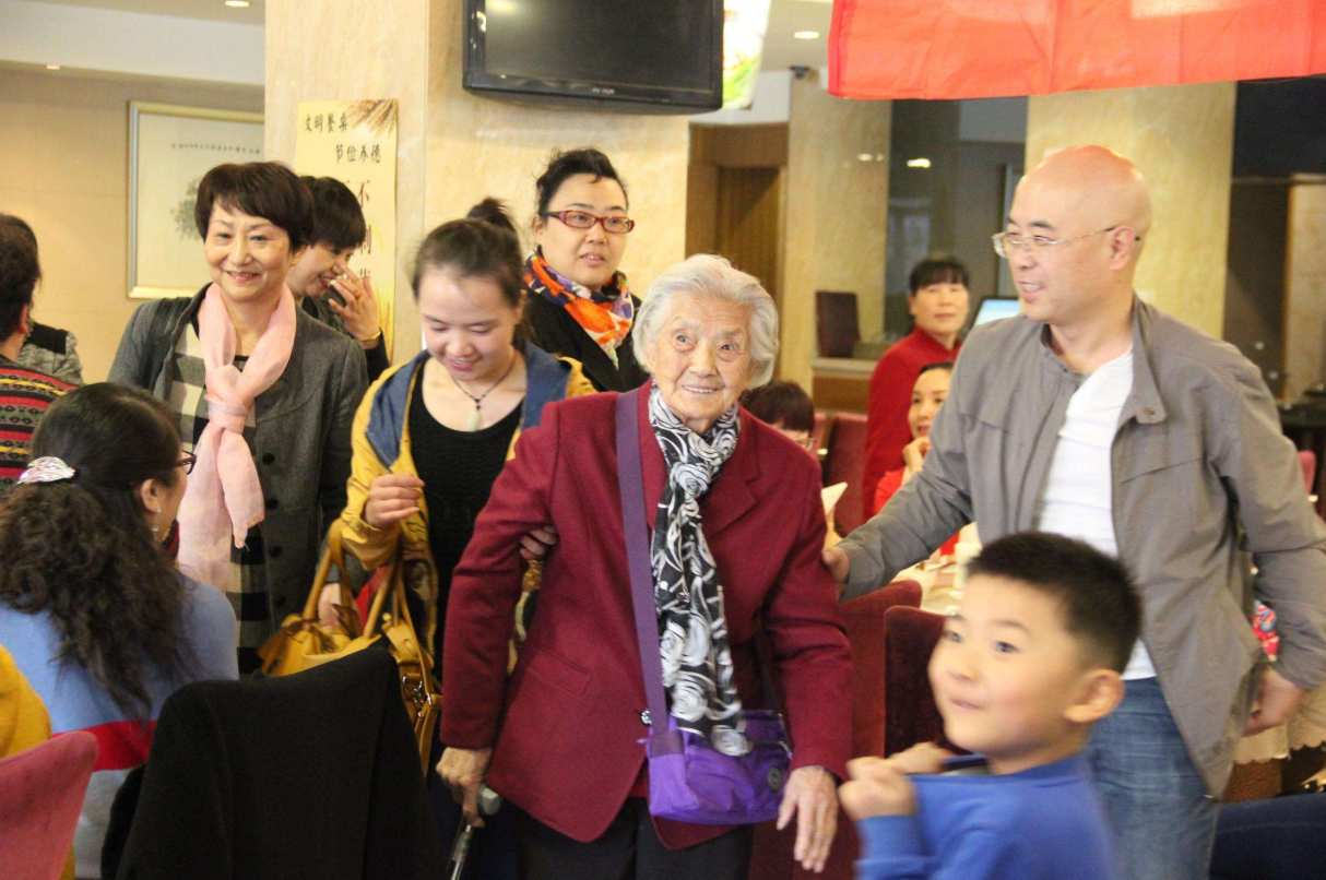 无论你有几个子女,到了晚年,真正能孝顺的还是这个,可别疼错了