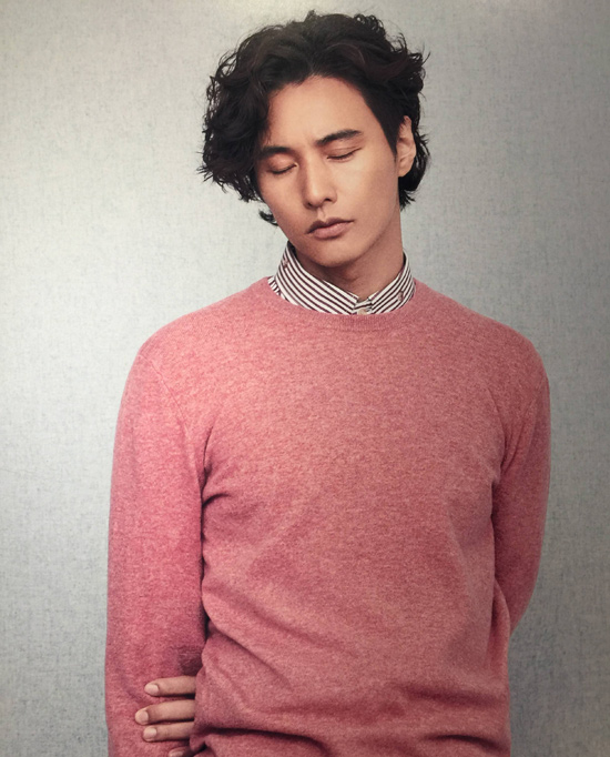 印象中元斌寸头的形象似乎还比较多,比如《蓝色生死恋》的泰锡,《孤单