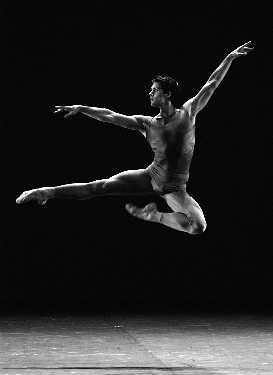 俄罗斯著名芭蕾舞者:鲁道夫·纽瑞耶夫