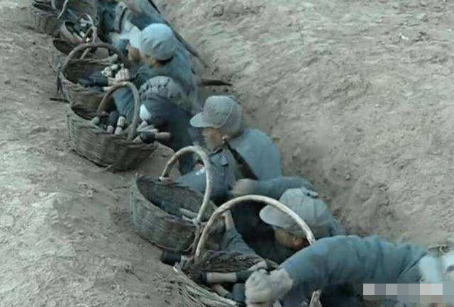 《亮剑》李云龙一次投3600颗手榴弹,为什么没人骂"神剧"?