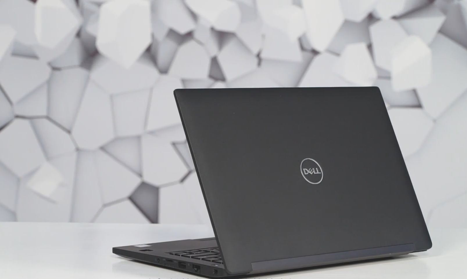 戴尔latitude 7390评测:不存在任何时尚元素,典型商务本风格!