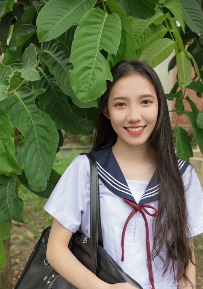 柔弱的文静小女生 清新自然