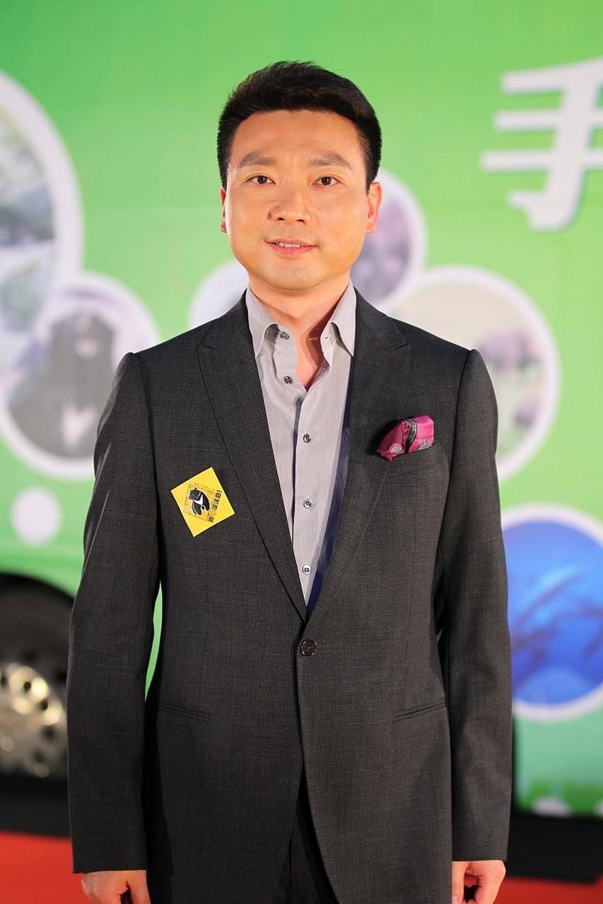 在央视的主持人队伍中,有一对夫妻一直保持着低调,他们就是康辉和刘