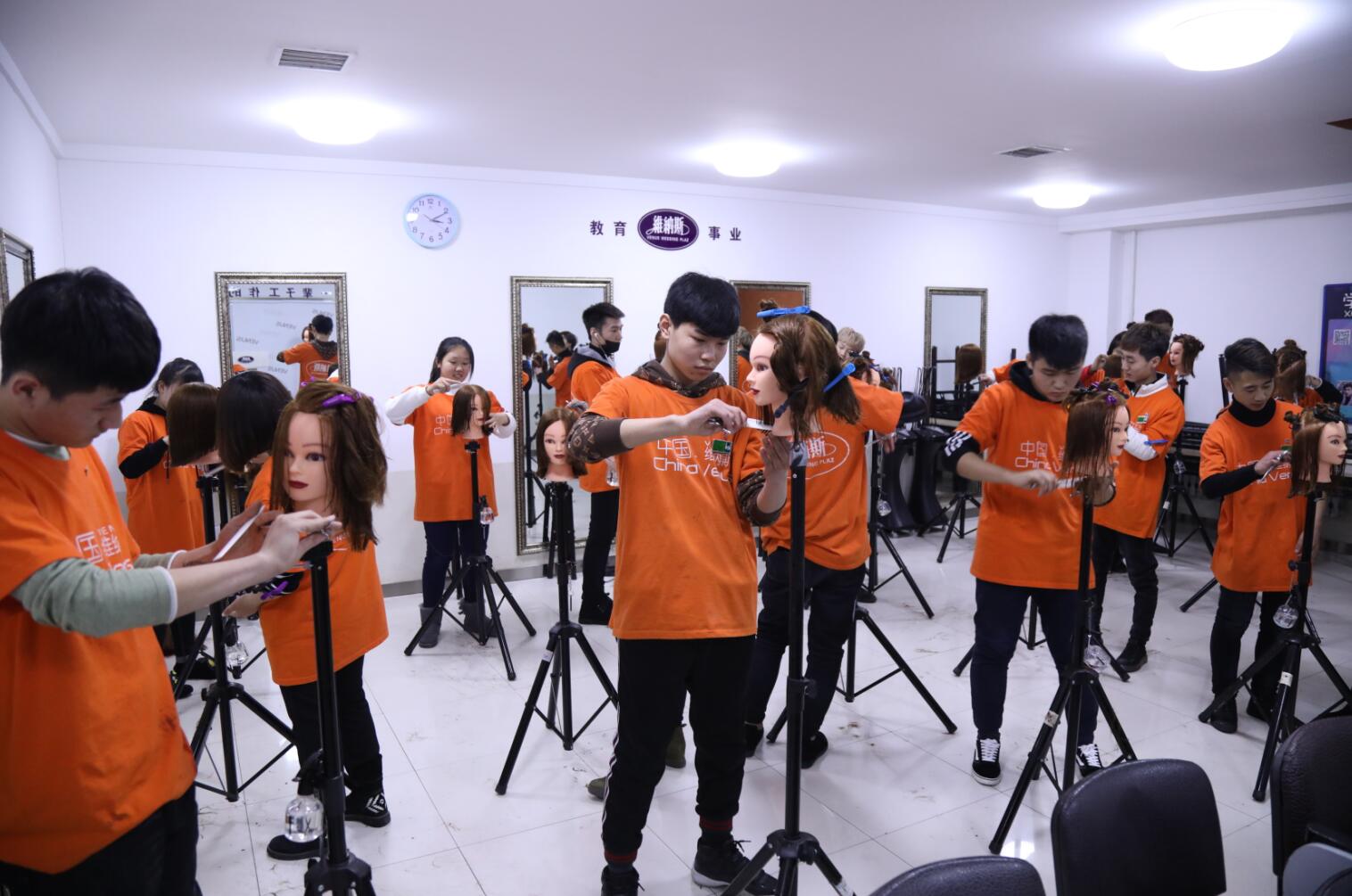 在哈尔滨美发学校·美好的生活开始啦