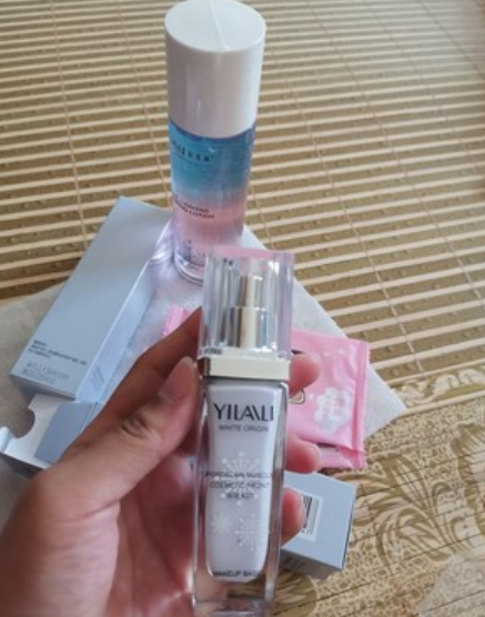 《美丽新风尚》推荐的隔离霜,轻薄透气不卡粉,网友:平价兰蔻