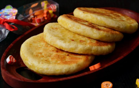 想吃酸菜饼可以这样做,不用发面就可以做,做法简单又好吃!