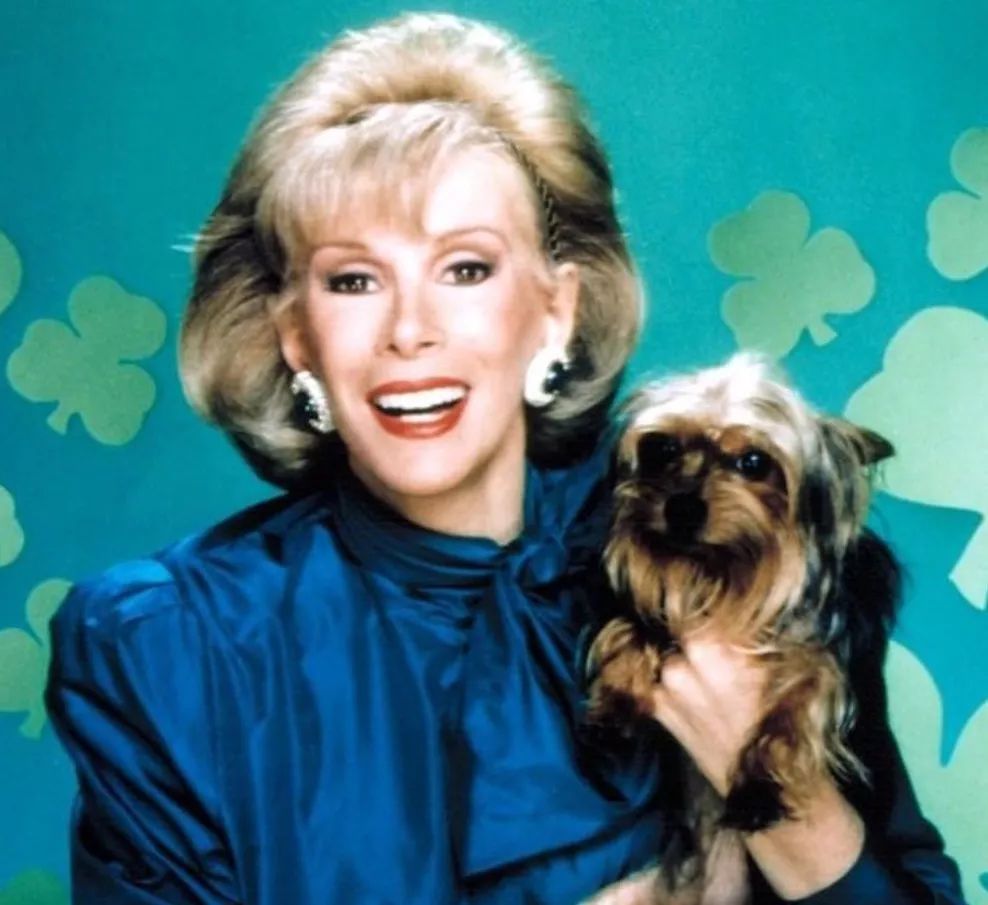 喜剧女王joan rivers:丈夫自杀,负债千万,她却在努力逗笑观众