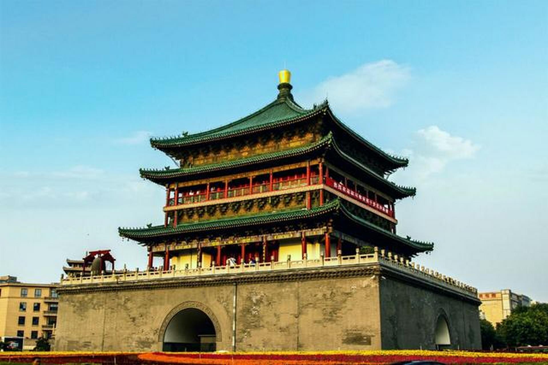 看荐西安#【西安景点】西安钟楼:钟楼位于西安的中心地带,是中国最大