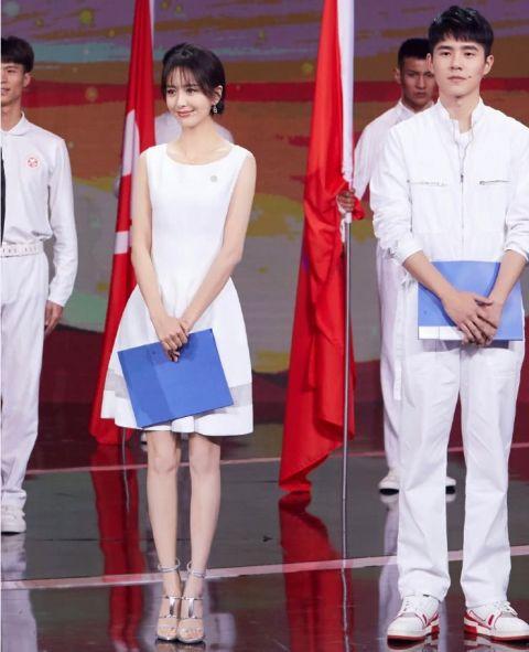 佟丽娅刘昊然同台像兄妹