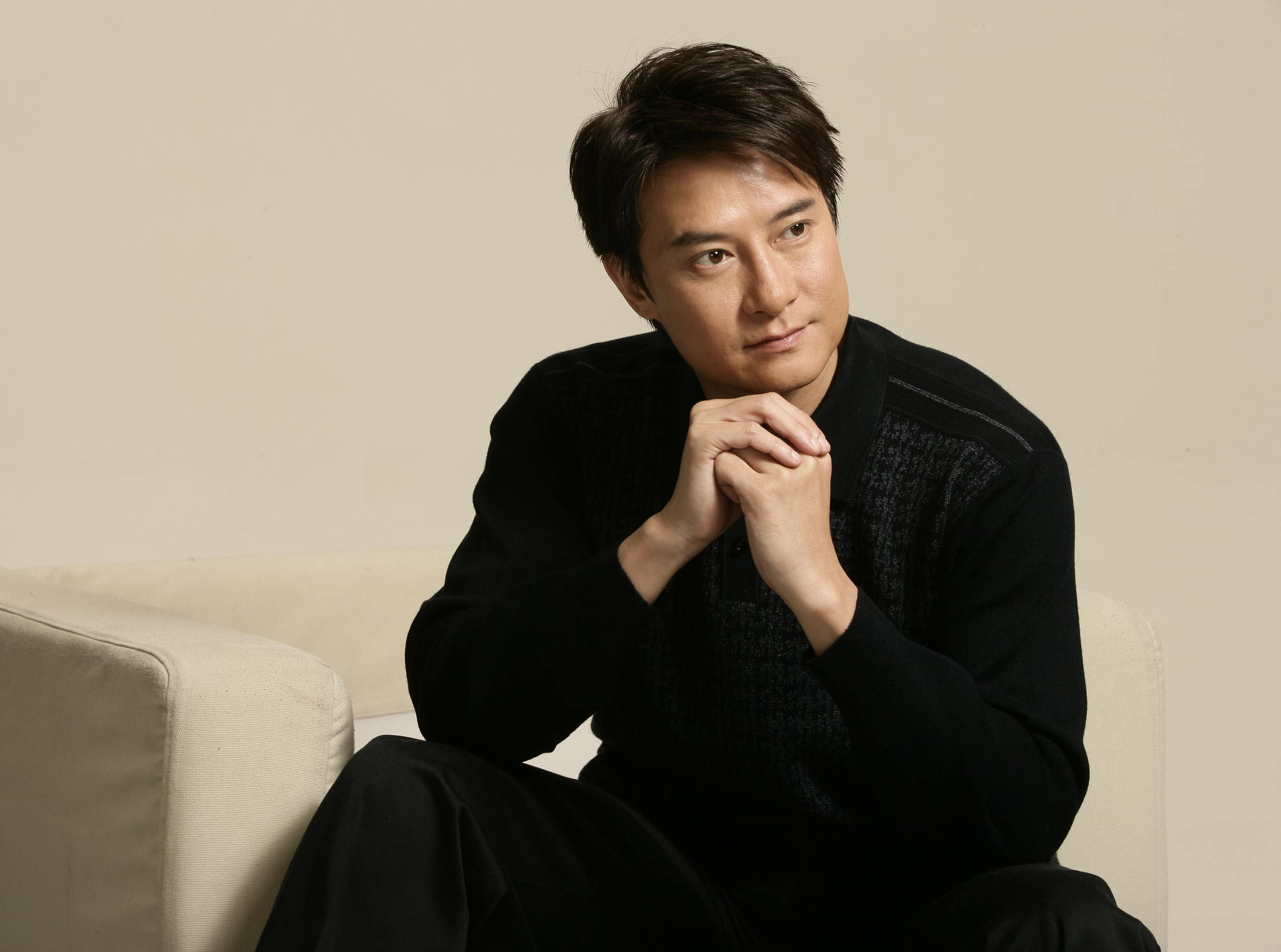 还记得与周慧敏传过绯闻的刘锡明吗?现虽只能演配角但家庭甜如蜜