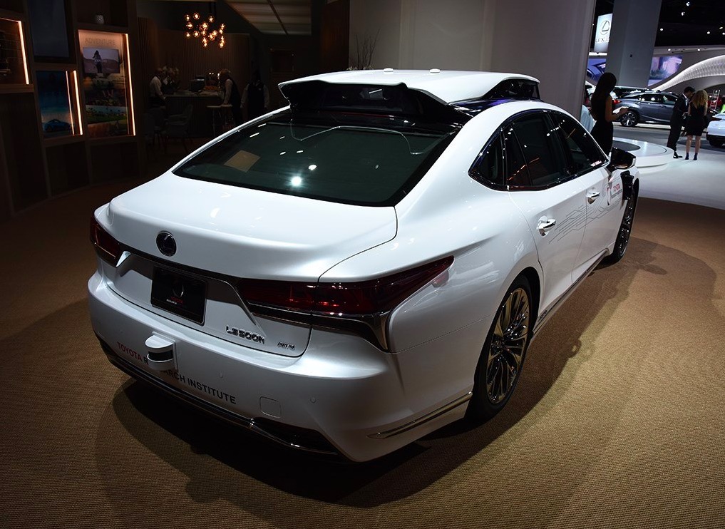 雷克萨斯ls 2019款 tri-p4 转载自百家号作者:老王学车噗