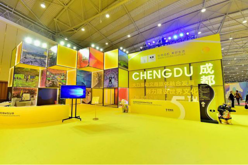 汉唐韵集团董事长张冬梅女士出席2018年第五届成都创意设计周