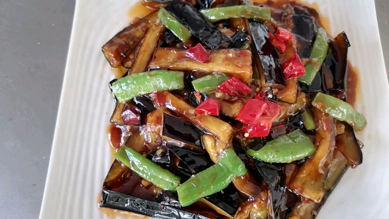 软糯鲜香的鱼香茄条,比饭店做的都好吃,你想知道是怎么做的吗?