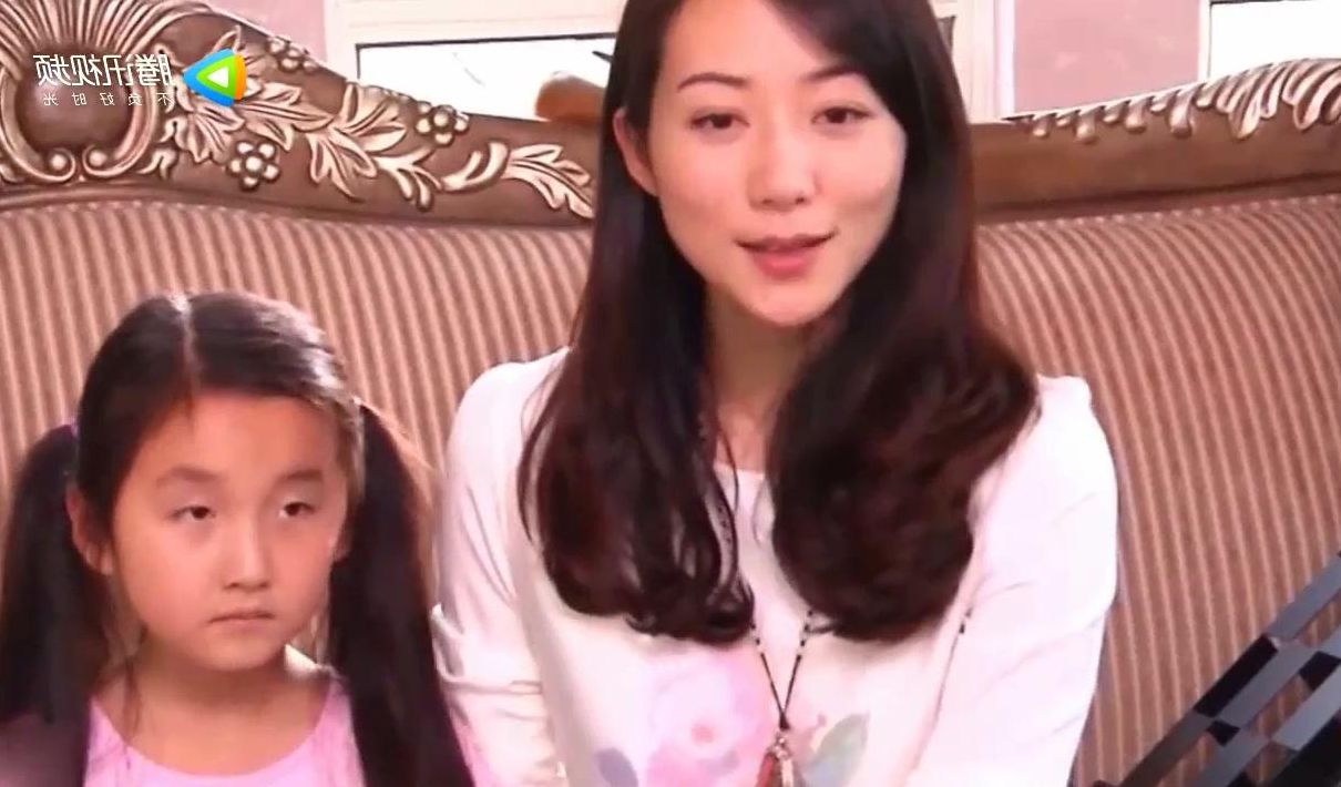 卓伟猛料成真!韩雪一家三口照片流出,网友:不敢相信!