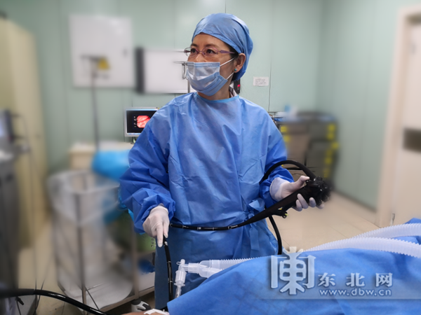 一吃就吐患上胃瘫 专家内镜下打通幽门 男子能吃饭啦!