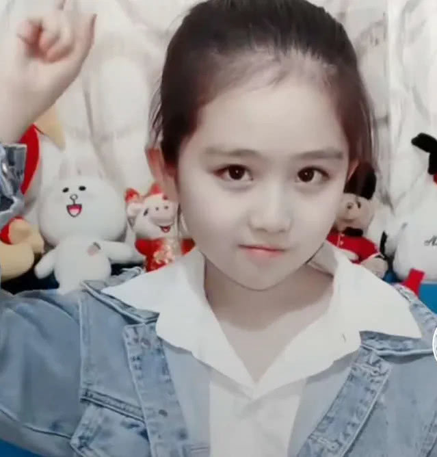 长大后的乐童,古装现代装自由切换,美到你认不出