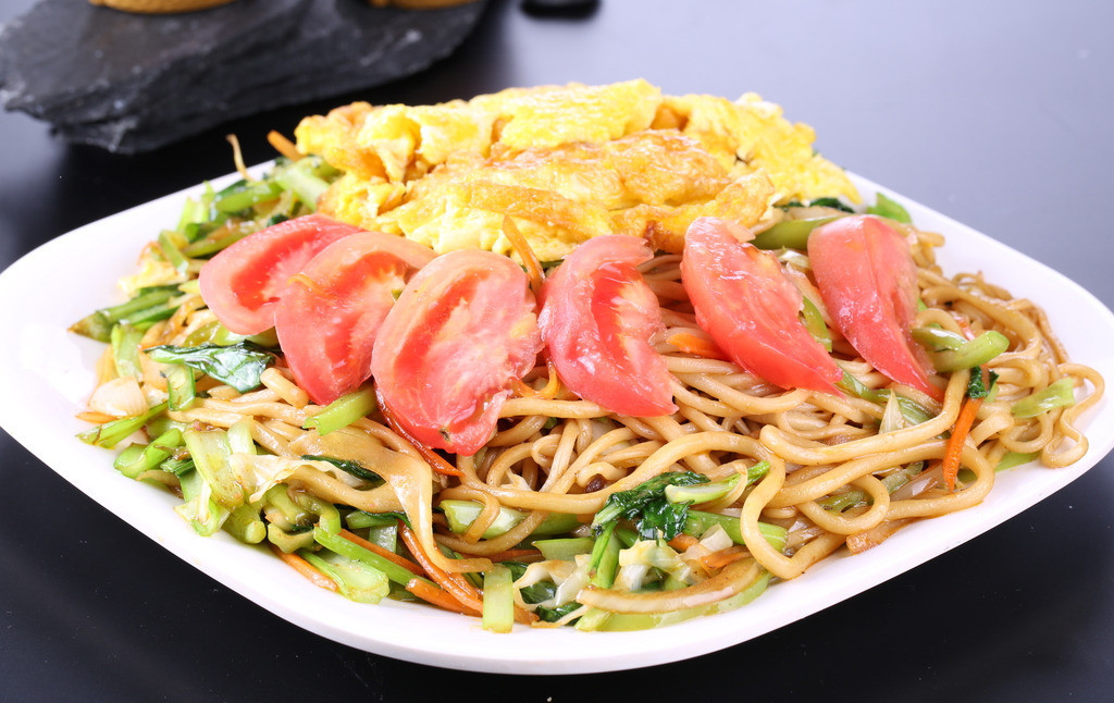 西红柿鸡蛋炒面,学会操作这"两步",厨房小白也能成大神!