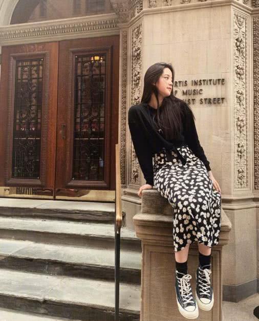 帆布鞋新穿法,欧阳娜娜教你把帆布鞋穿出多种风格,潮人必会