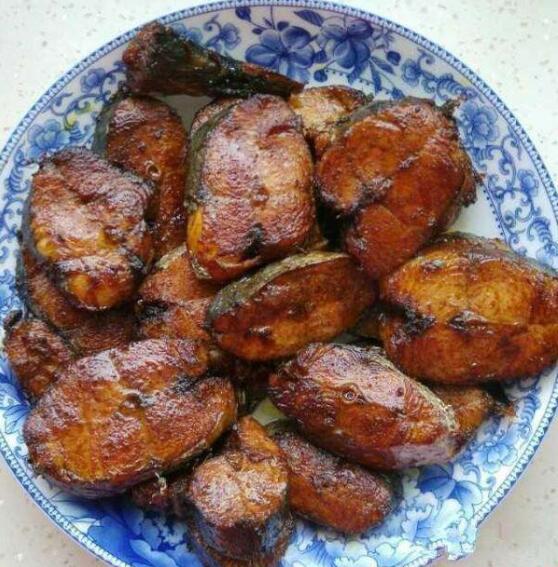 五香熏鲅鱼,滋味浓郁,冷食效果更佳!一次多做一点,放冰箱