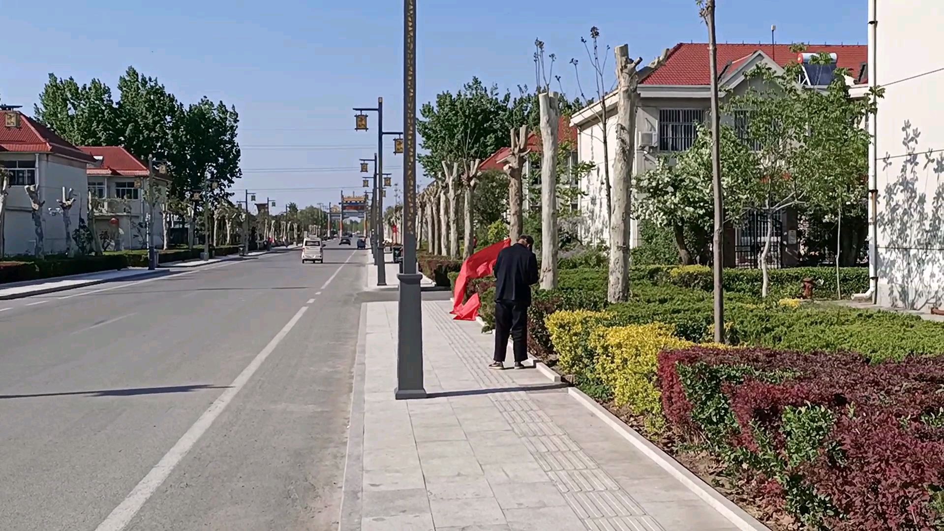 中国冬暖式蔬菜大棚发源地寿光市三元朱村,比较富裕的一个村子