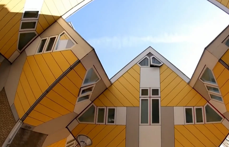 荷兰的"魔方"建筑,住房都是45度倾斜的立方体,非常有"个性"