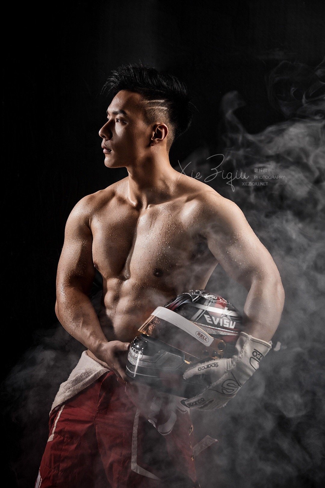 图鉴:摄影师谢梓秋镜头下的赛车手,壮硕天菜肌肉男!