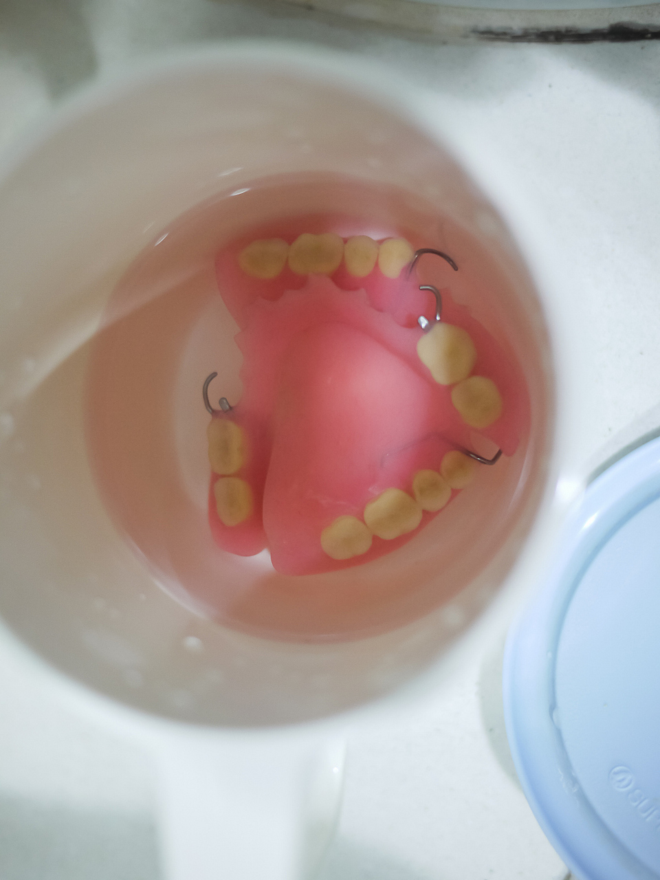 牙槽窝自行愈合大约3个月.