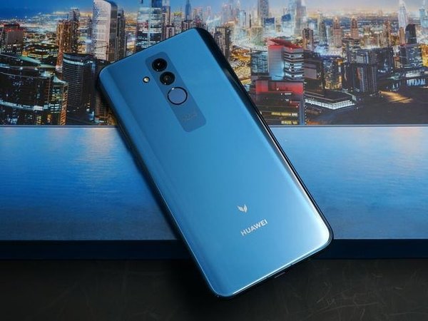 华为麦芒7今日正式开售:四摄加持,起步价2399元