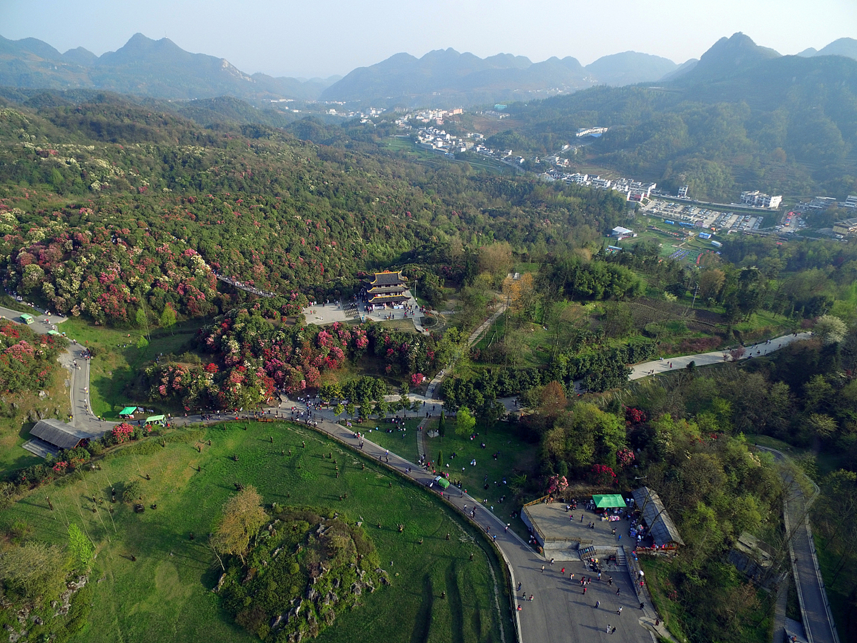 彭州丹景山风景区位于四川省彭州市丹景山镇,距离成都西北约50公里