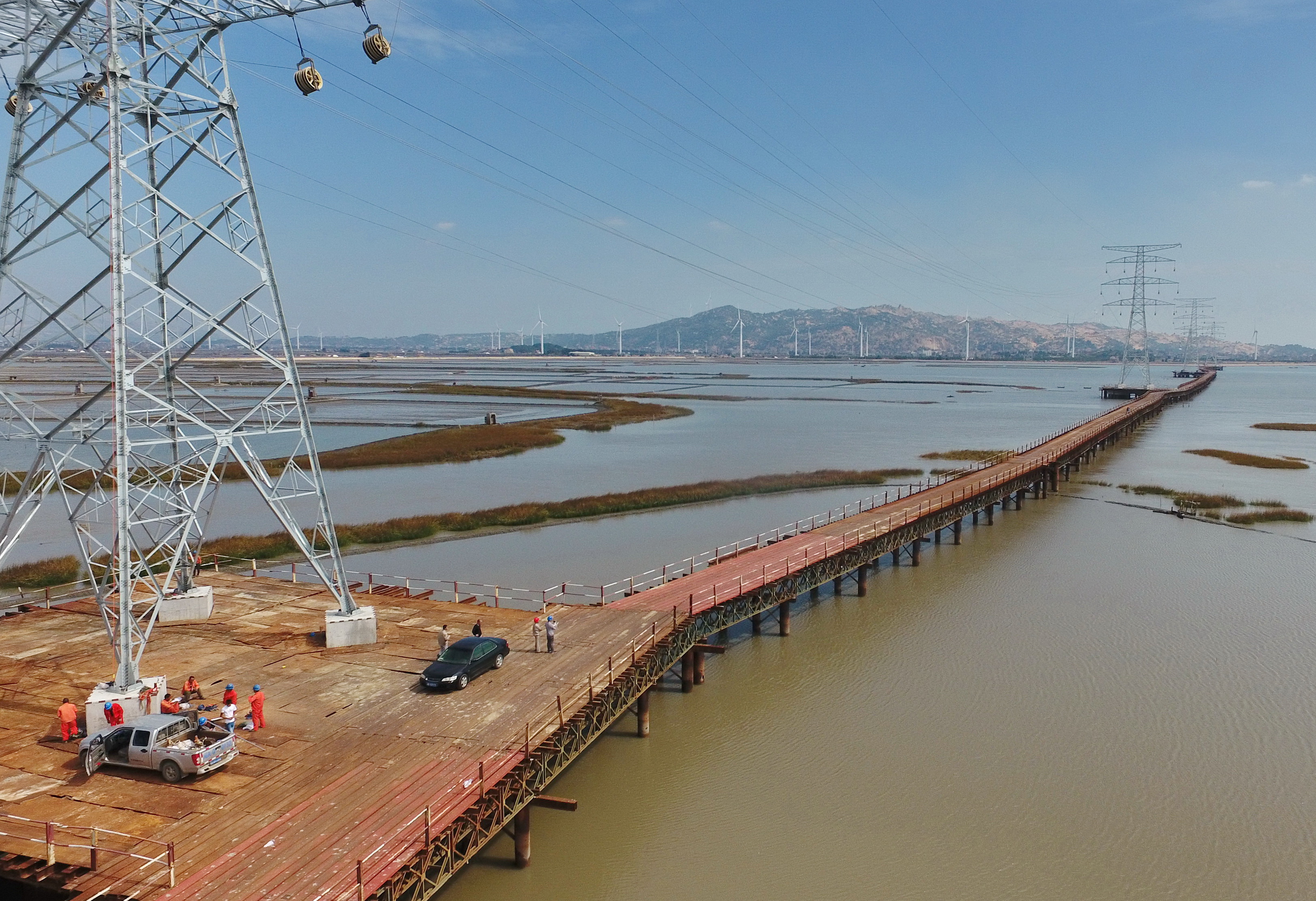 福建:全路径钢栈桥施工 保护海洋生态环境(3)