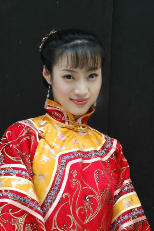 如今39岁的她,依旧散发着少女气息)