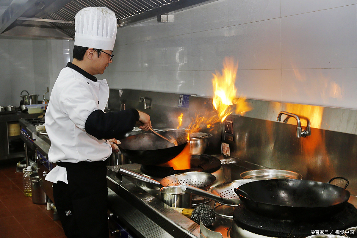 厨师抛炒的习惯,电磁灶锅离开炉面电磁灶会自动断电,厨师炒菜喜欢颠勺