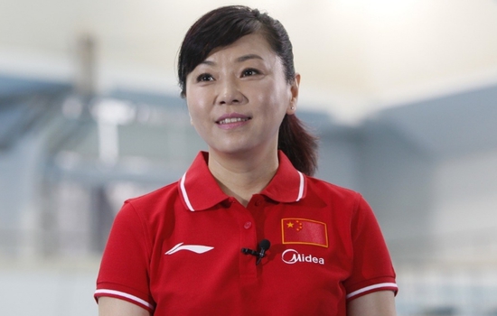 她是第一位跳水奥运冠军!却被控诉"私吞"百万奖金,曾开除田亮