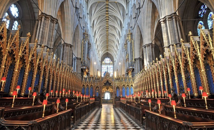 英国的圣地西敏寺,牛顿,霍金先生,达尔文,狄更斯都葬在这