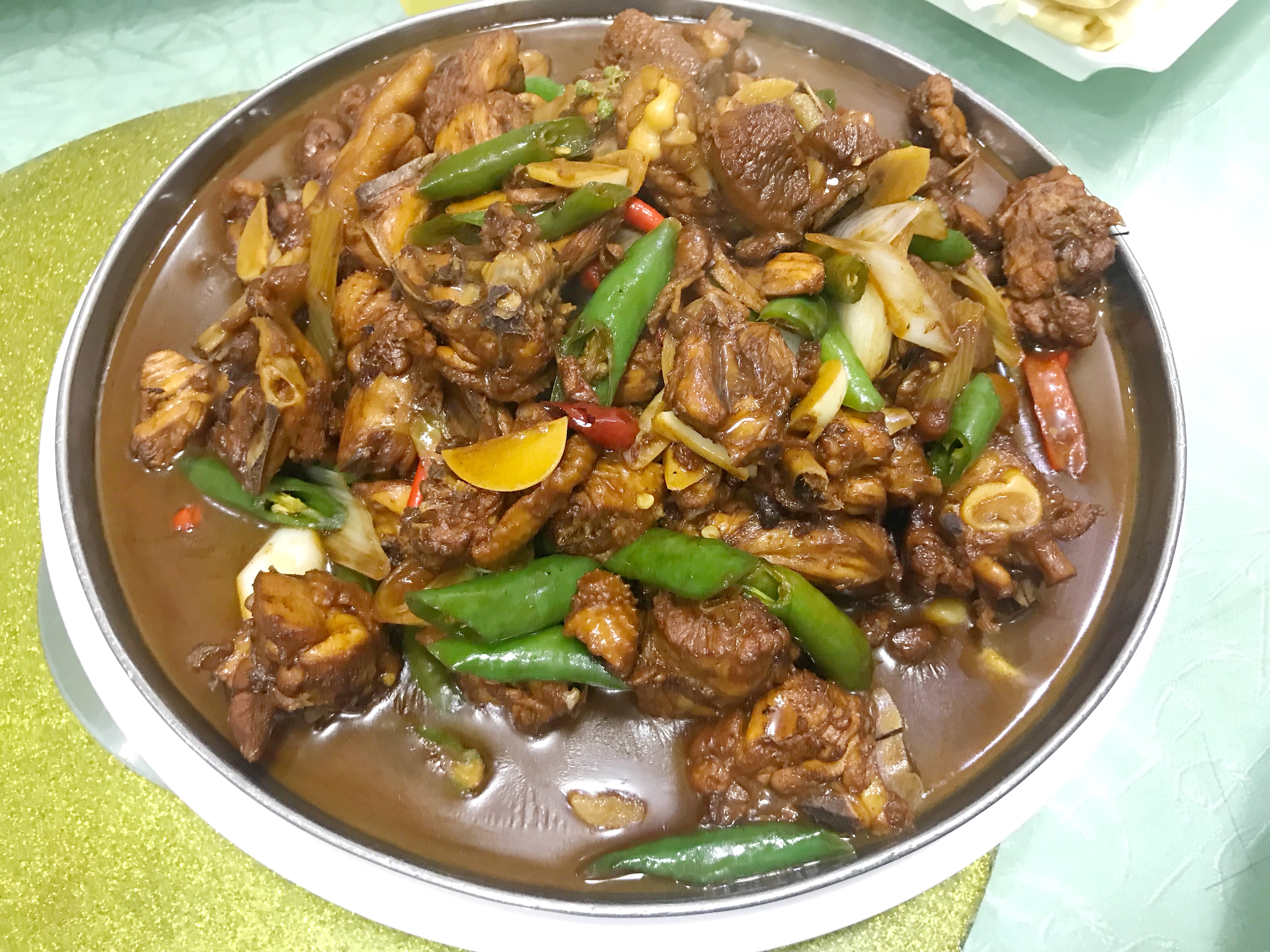 临沂人走亲戚的家常菜,这一桌380元,8个人全吃光了,直呼菜少了