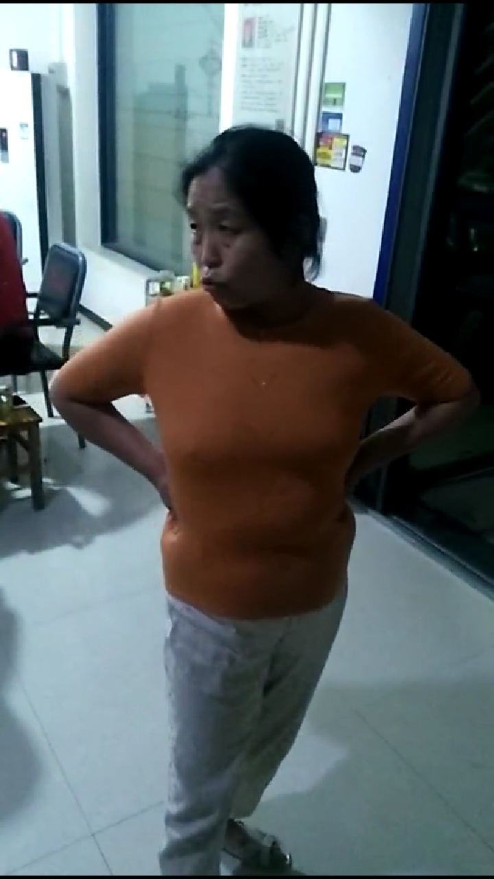 一名精神病妇女在三原县木塔寺文管所门前走失