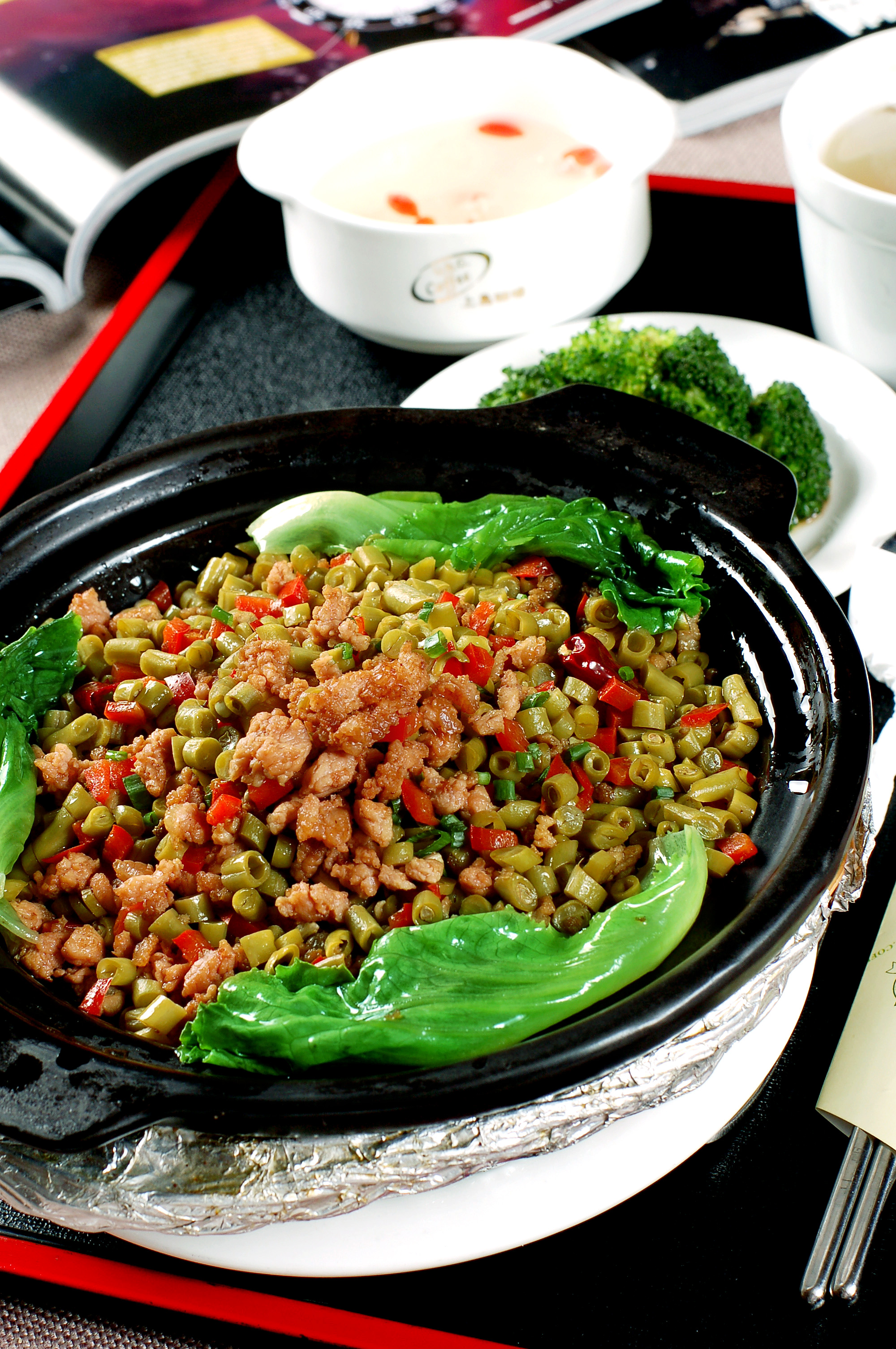 每天六道家常菜:这六道飘香四溢的佳肴,值得推荐  豇豆肉沫煲仔