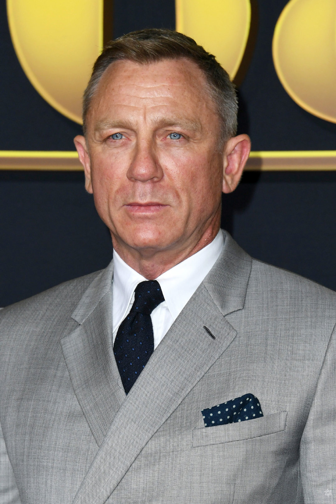 丹叔出席新作《利刃出鞘》洛杉矶首映礼,依然是风度翩翩气质非凡