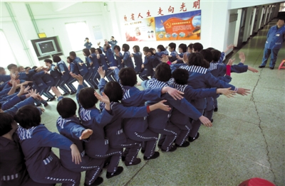 女子监狱生活:蹲了5年的女孩说出实情,叹息:身体都快透支了