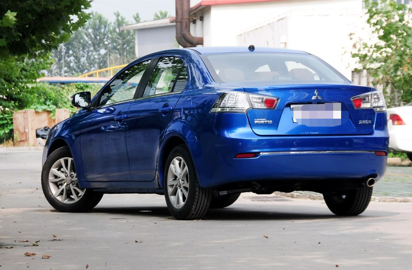 东南汽车-风迪思,选择买进这车的人,多半和我一样最先就是看中这大气