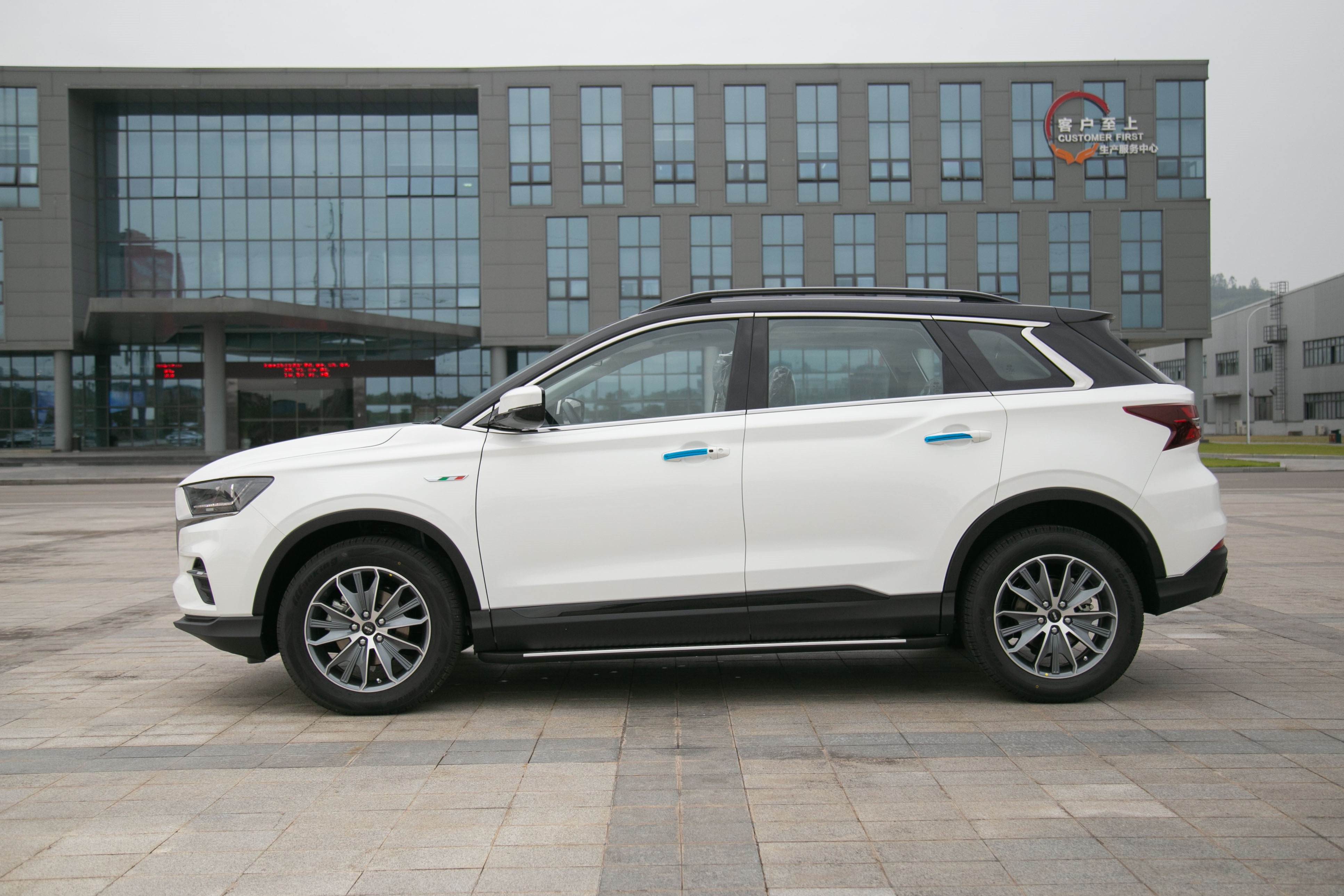 颜值更上一层楼,斯威g01也推双色版!