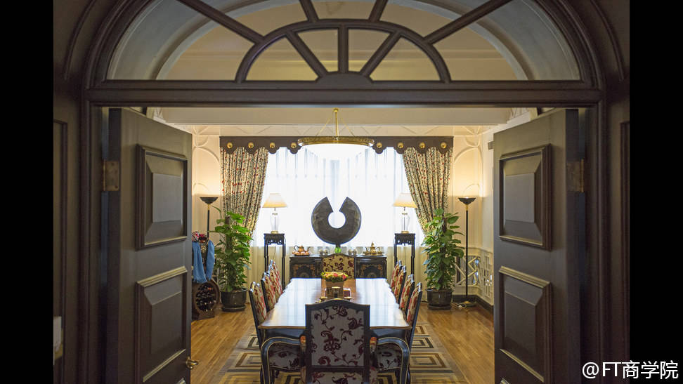 金星首次公开曝光家庭收入,外滩全景房,豪华金府让鲁豫羡慕不已