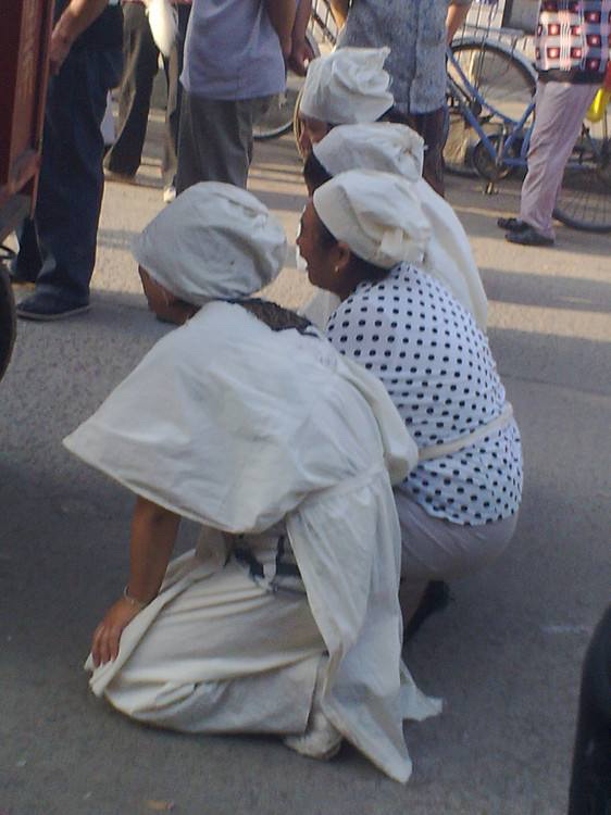 川大学生因丧事请假遭老师侮辱:如果家里4人去世,那得重修!