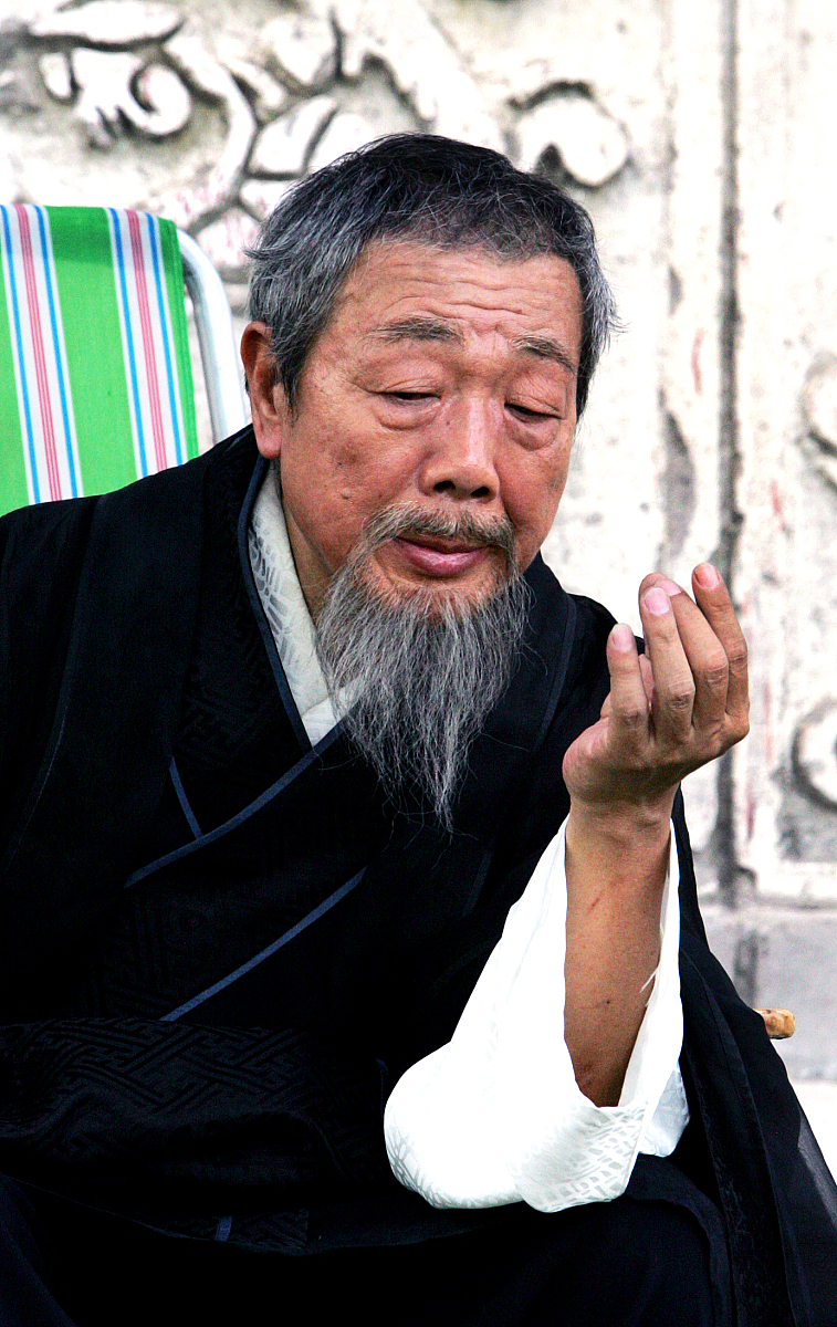 看手相算命图解女生掌纹看命图解右手