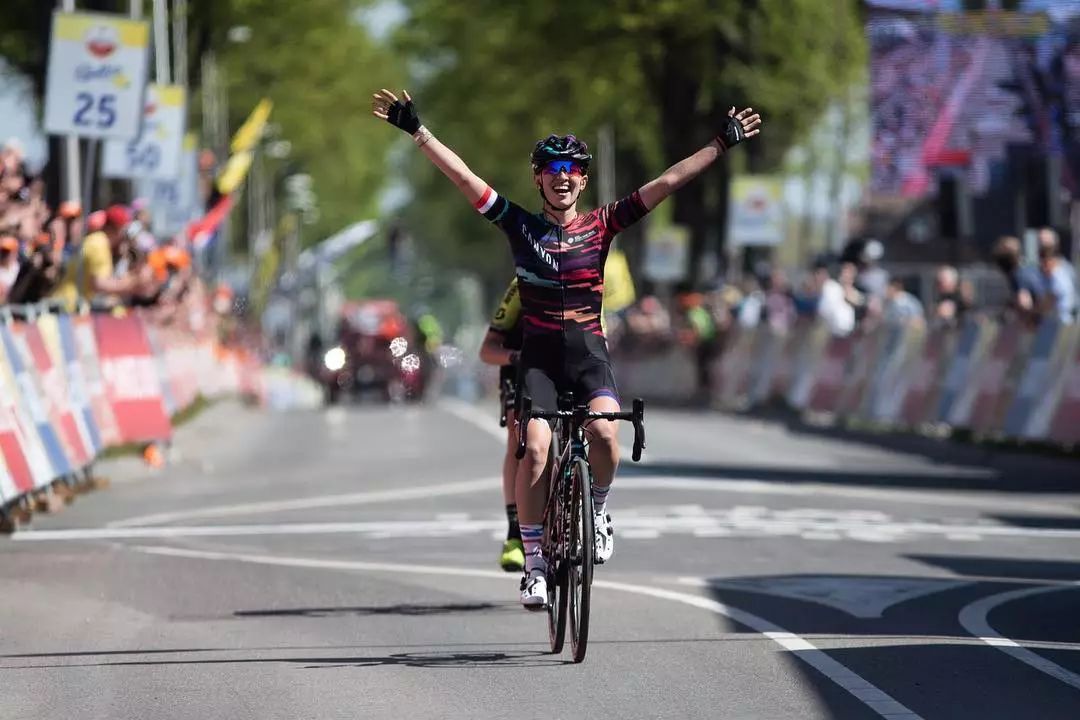 尼维亚多玛赢得女子阿姆斯特尔黄金赛