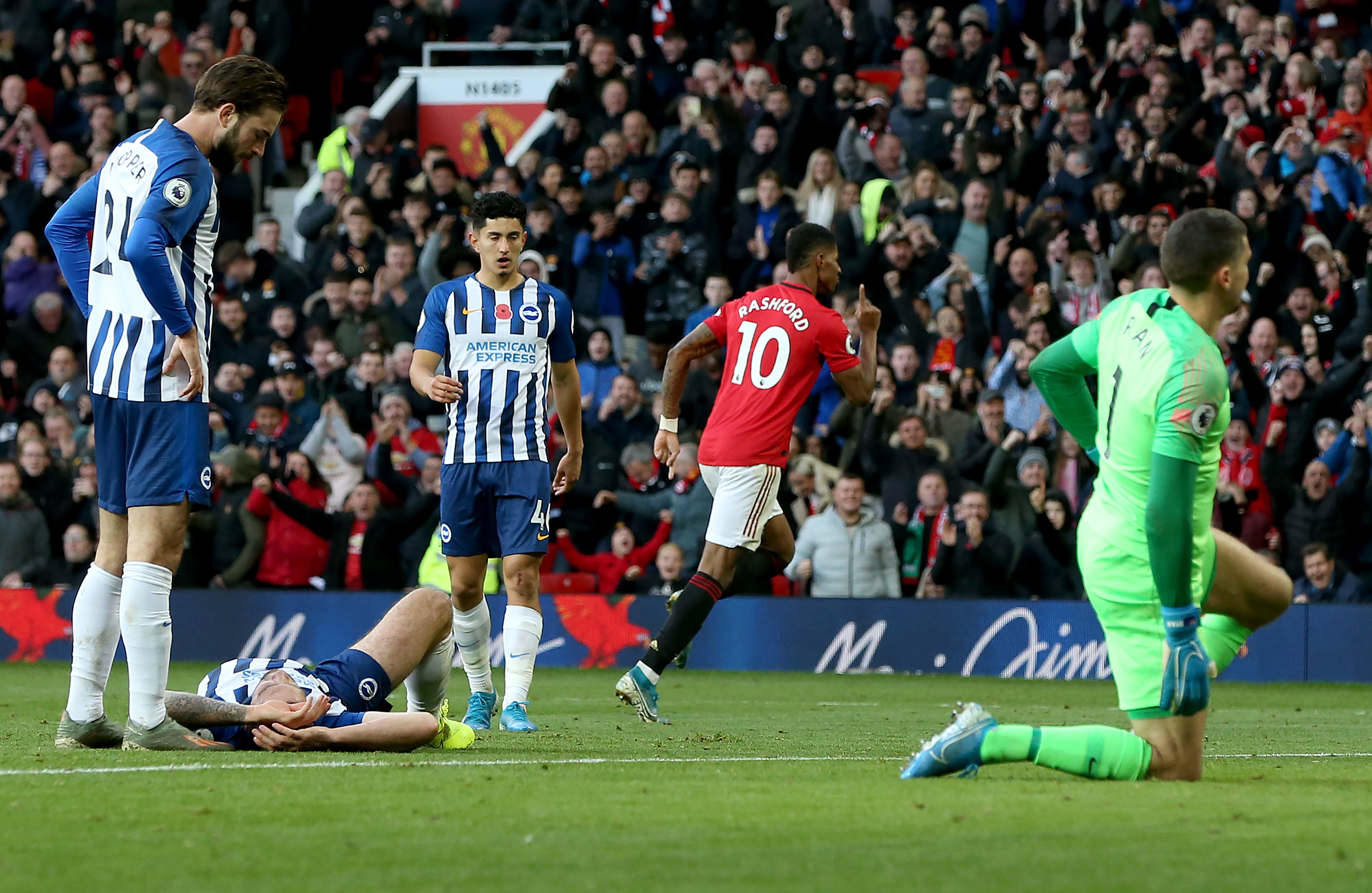 足球——英超联赛:曼联胜布莱顿