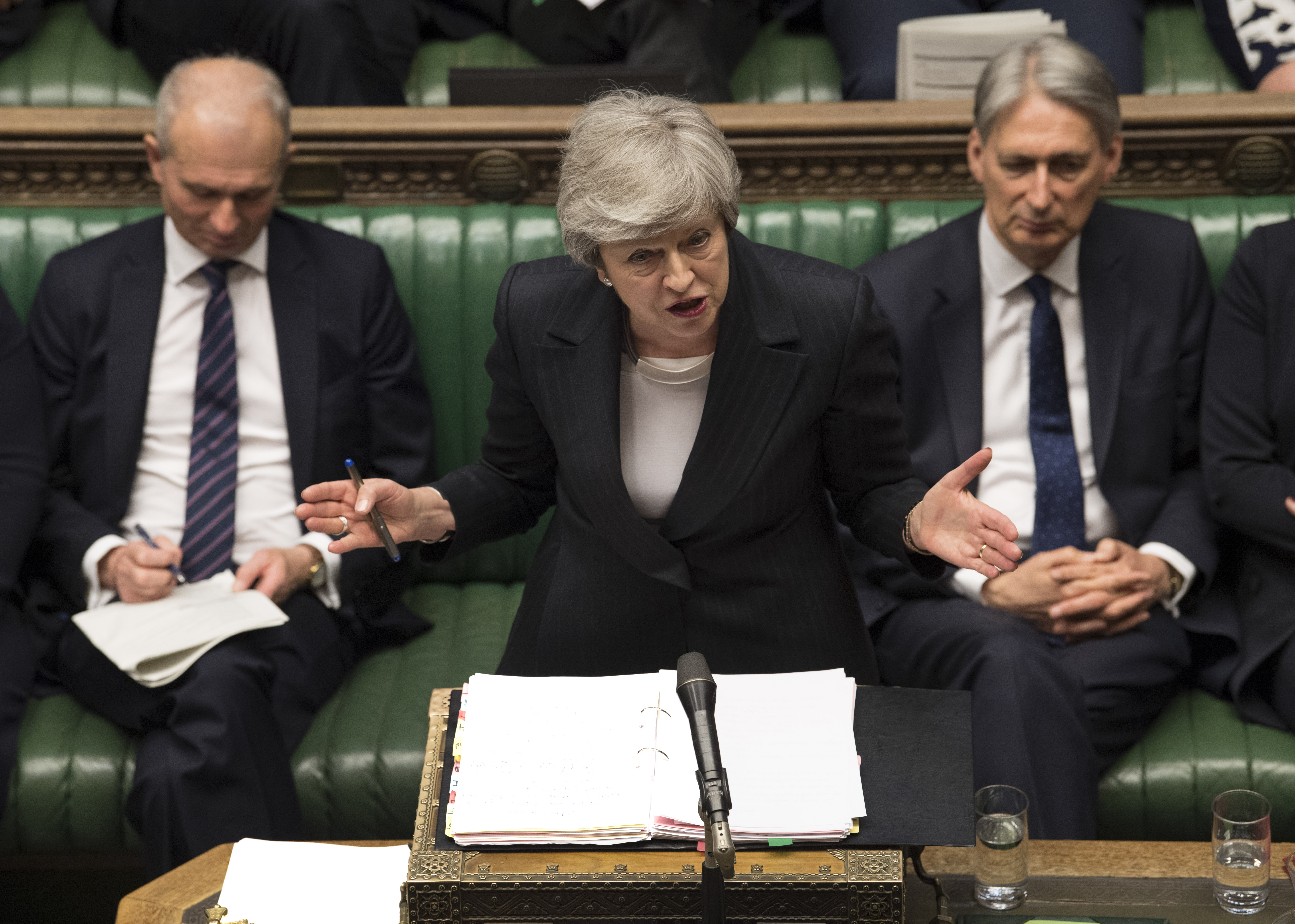 英国首相说议会将决定是否就"脱欧"条件举行公投(2)