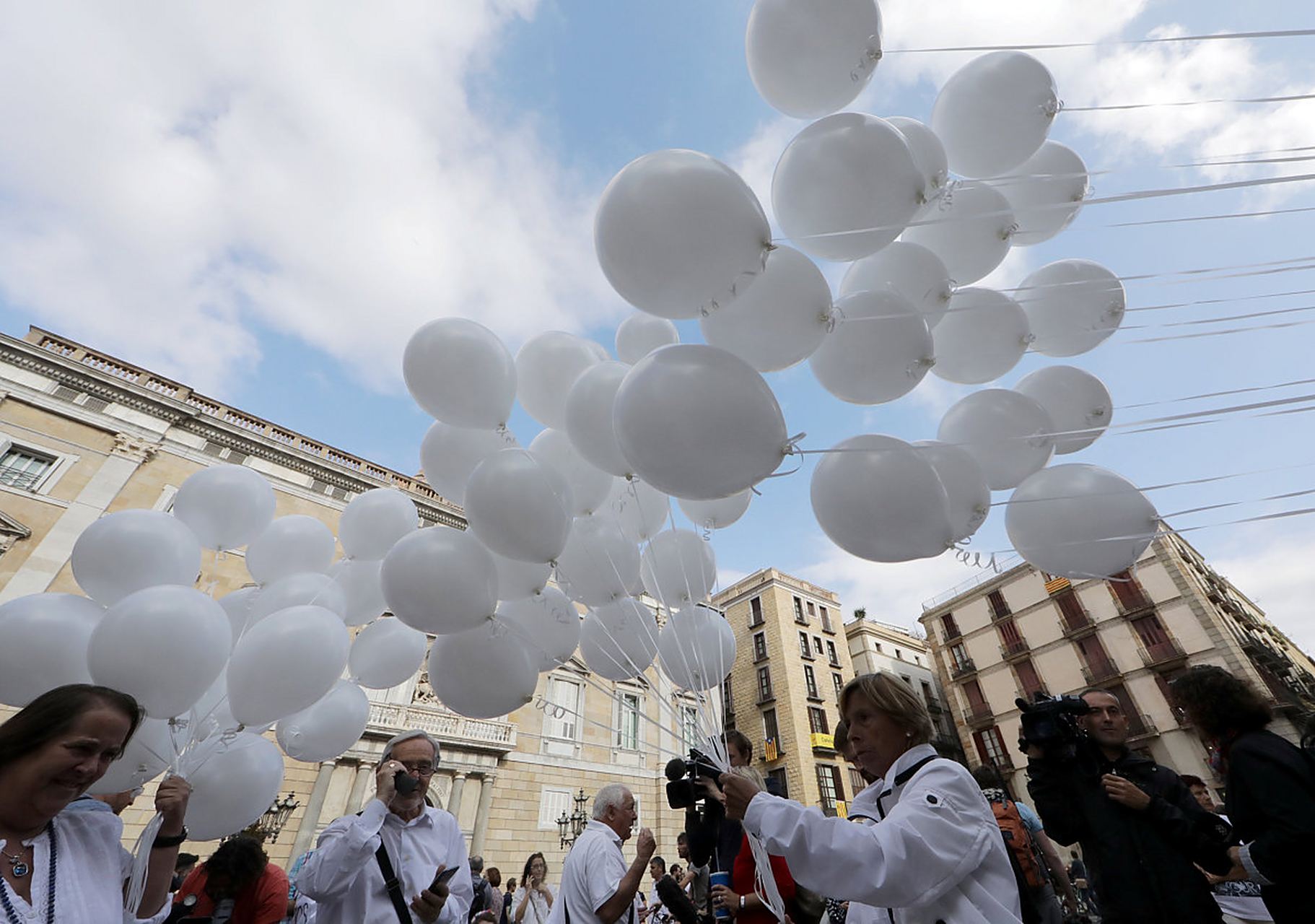 你有听说过日本的气球葬礼吗?这可是一种备受欢迎的新型葬礼方式哦!