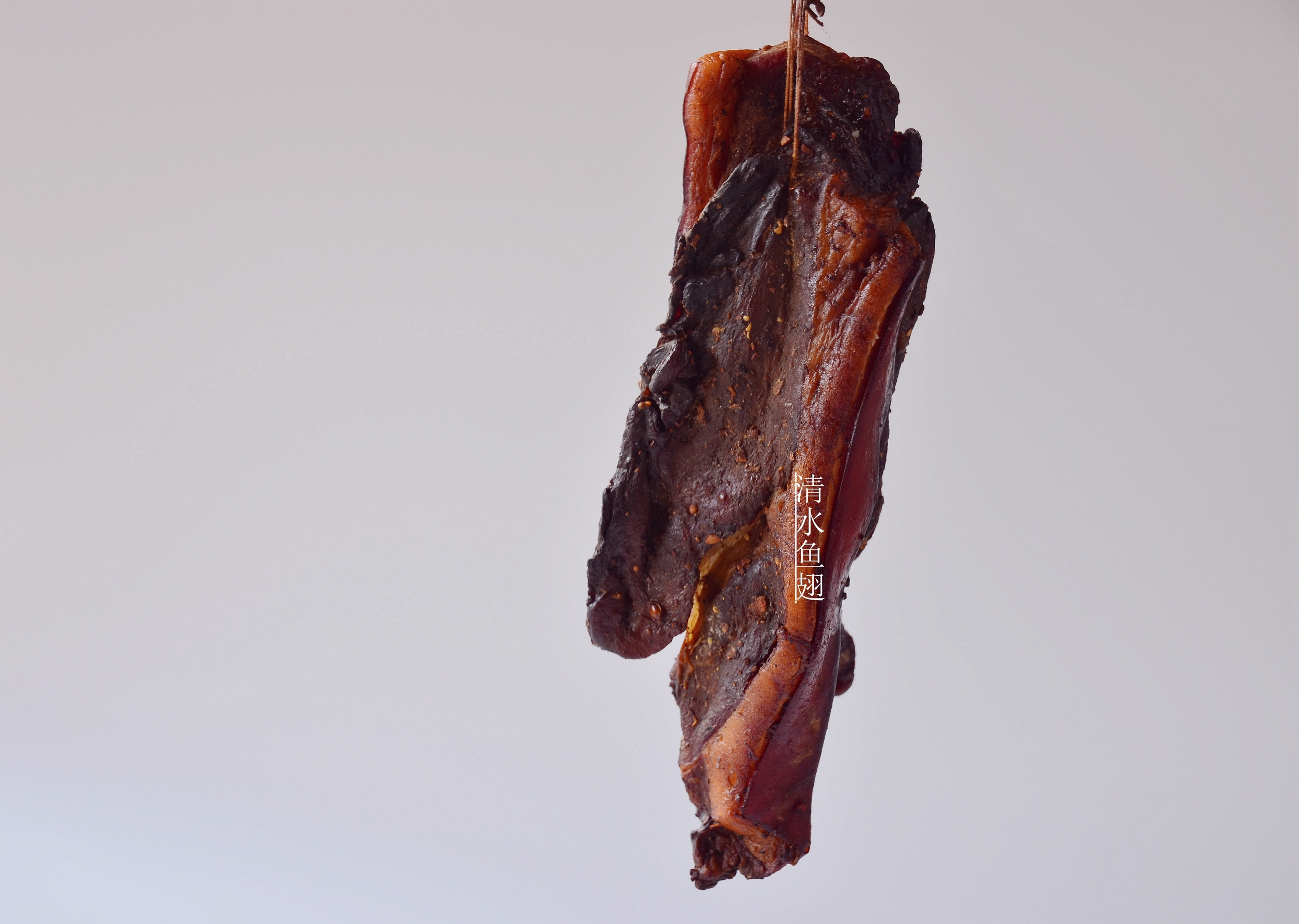 又到做烟熏腊肉的季节,这东西别扔,用它熏,香气扑鼻